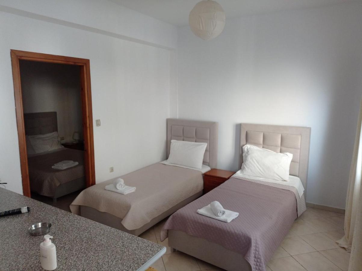 Achilles Apartments Sarandë Buitenkant foto