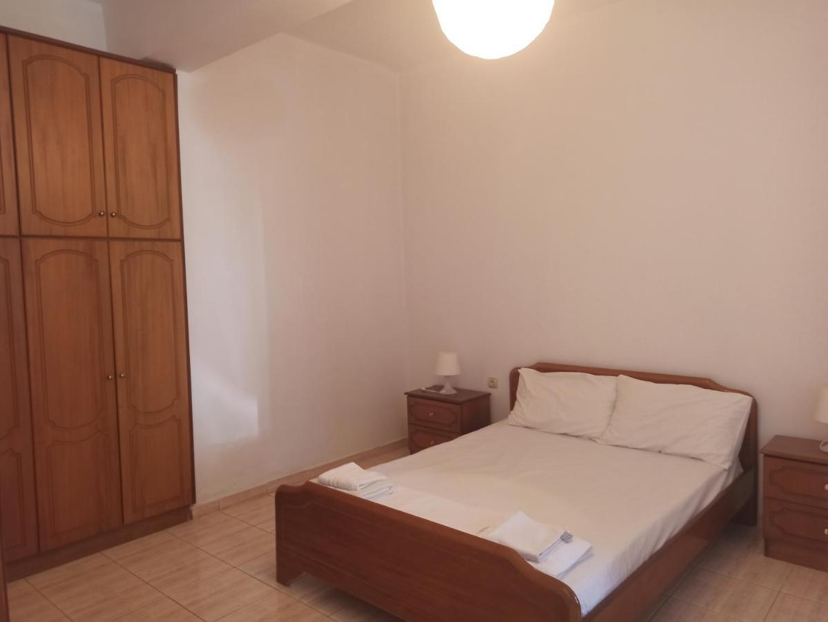Achilles Apartments Sarandë Buitenkant foto