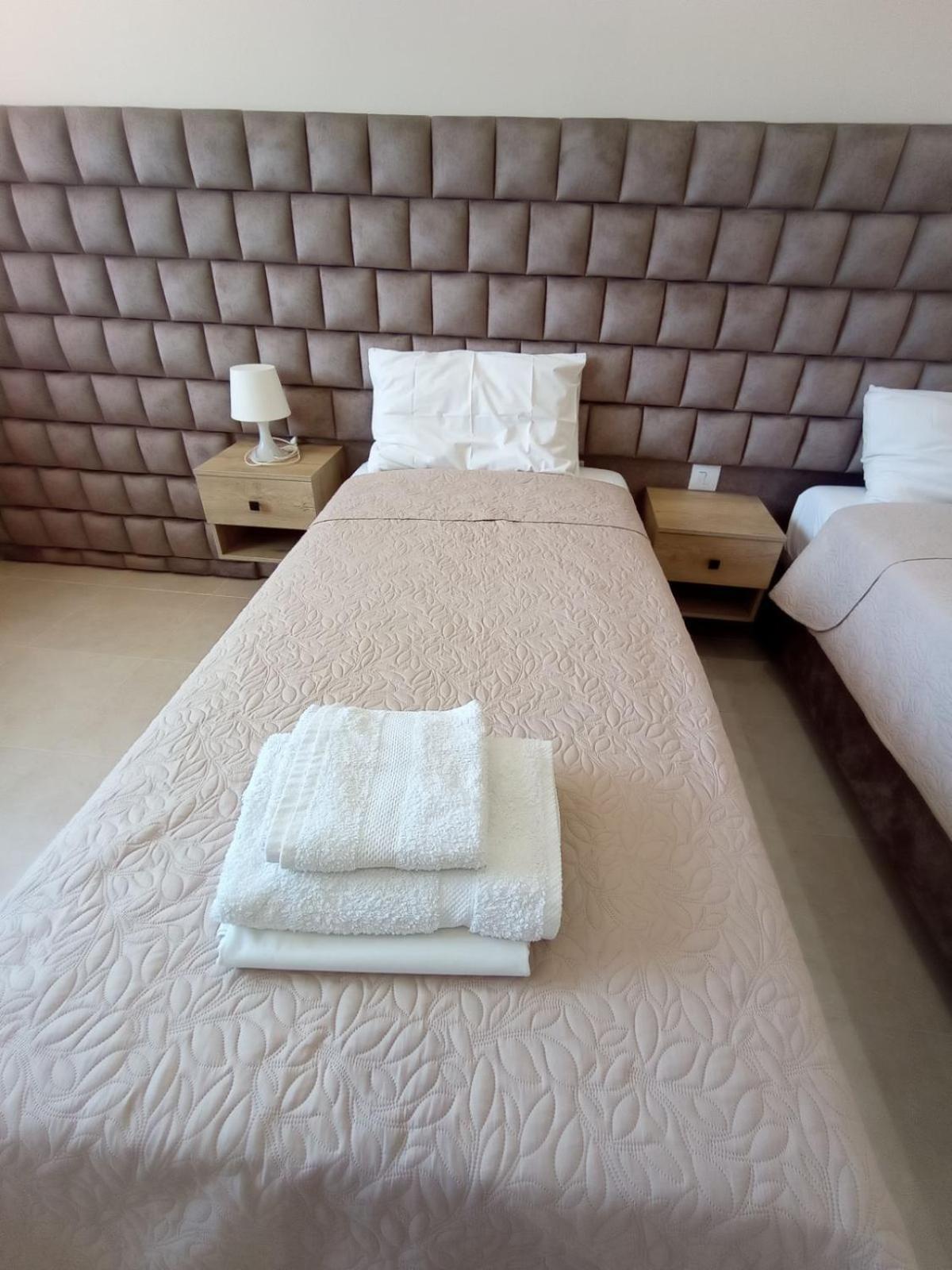 Achilles Apartments Sarandë Buitenkant foto