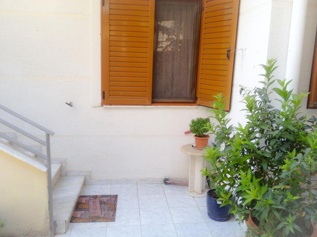 Achilles Apartments Sarandë Buitenkant foto