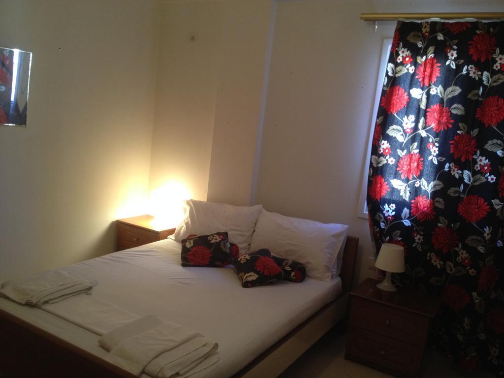Achilles Apartments Sarandë Buitenkant foto