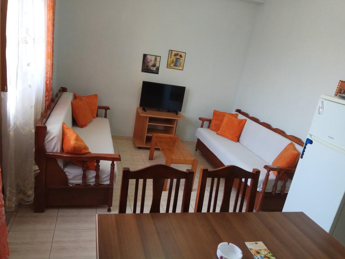 Achilles Apartments Sarandë Buitenkant foto